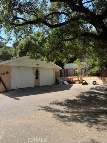 24745 Mulholland, Calabasas, CA 91302