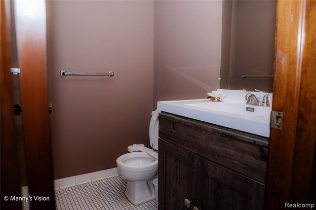 29226 Scarborough Drive, Warren, MI 48088