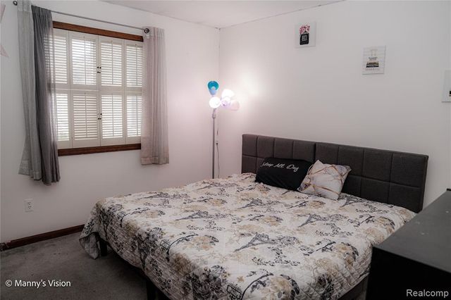 29226 Scarborough Drive, Warren, MI 48088