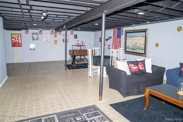 29226 Scarborough Drive, Warren, MI 48088