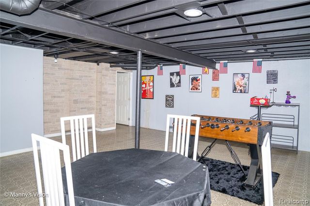 29226 Scarborough Drive, Warren, MI 48088