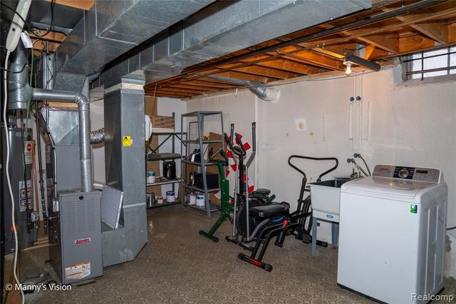 29226 Scarborough Drive, Warren, MI 48088