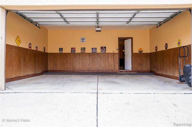 29226 Scarborough Drive, Warren, MI 48088