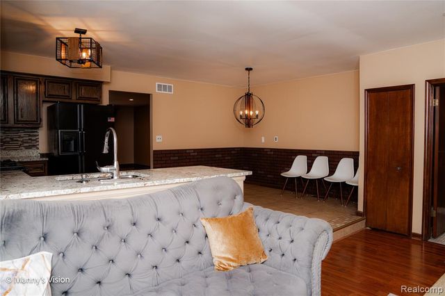 29226 Scarborough Drive, Warren, MI 48088