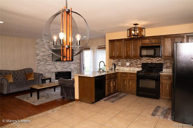 29226 Scarborough Drive, Warren, MI 48088