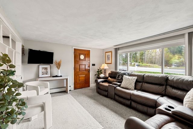 583 Chandler St, Tewksbury, MA 01876