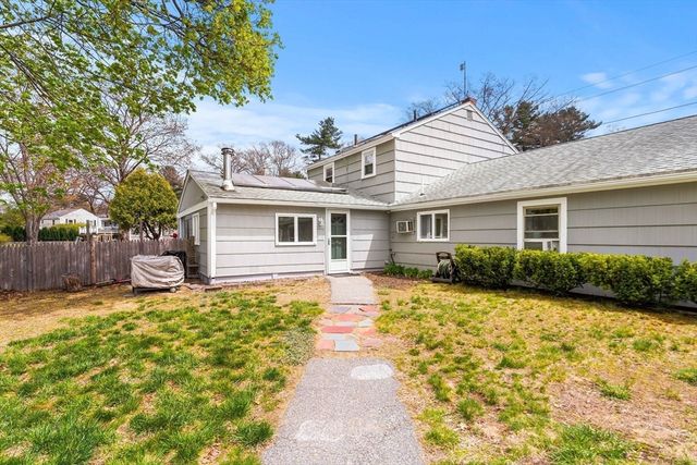 583 Chandler St, Tewksbury, MA 01876
