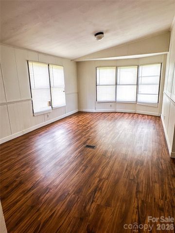 6 Lake Eden Circle, Black Mountain, NC 28711