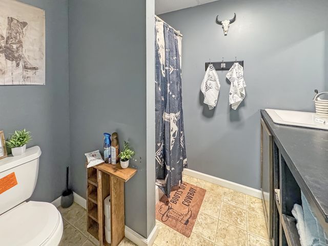 130 Wayne Threatt Rd, Dover, TN 37058
