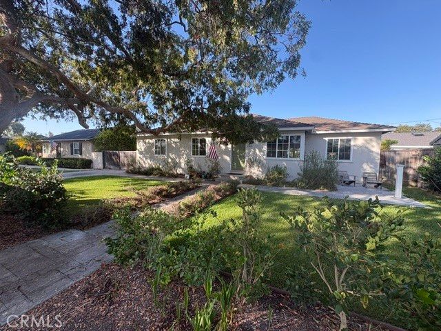 223 Lillian, Costa Mesa, CA 92627