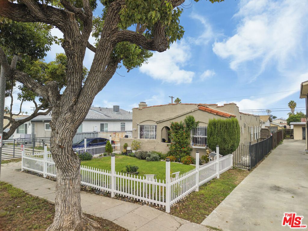 1543 W 82nd Street, Los Angeles, CA 90047 — exterior