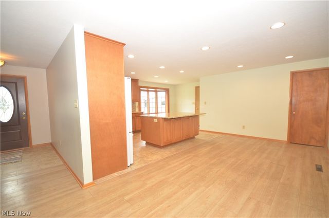 987 Howard Drive, Tallmadge, OH 44278