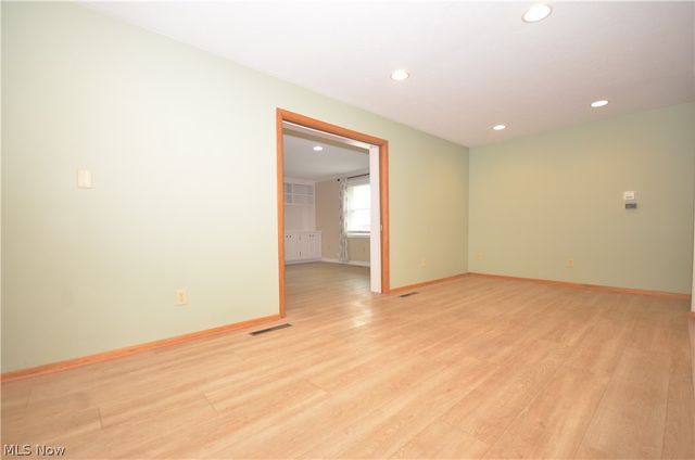 987 Howard Drive, Tallmadge, OH 44278