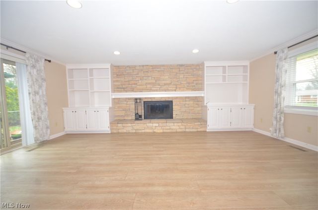 987 Howard Drive, Tallmadge, OH 44278