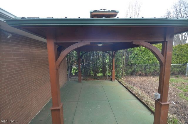 987 Howard Drive, Tallmadge, OH 44278