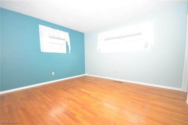 987 Howard Drive, Tallmadge, OH 44278