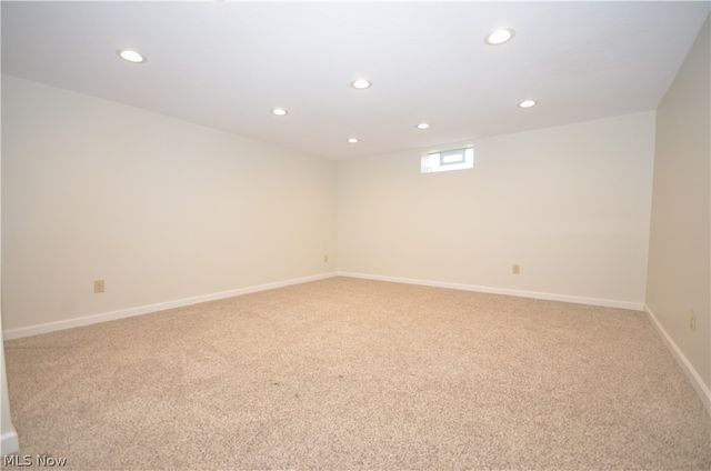 987 Howard Drive, Tallmadge, OH 44278