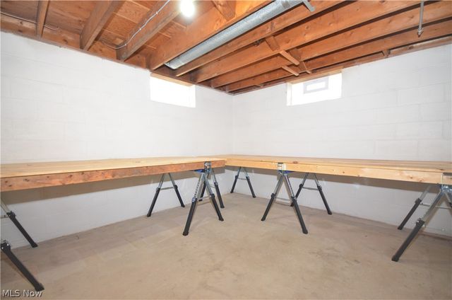 987 Howard Drive, Tallmadge, OH 44278