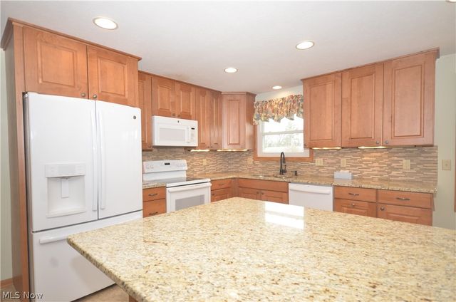 987 Howard Drive, Tallmadge, OH 44278