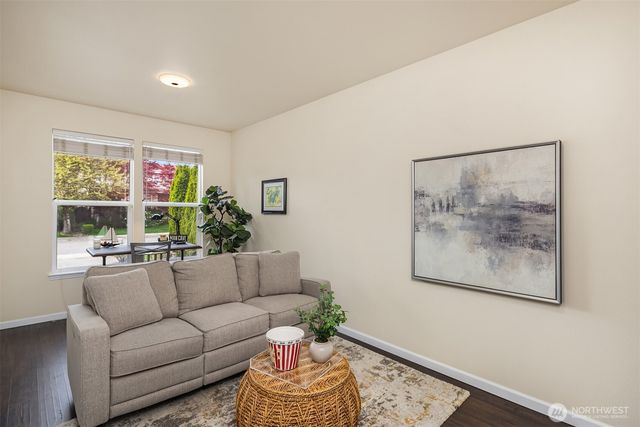 526 Rosario Avenue NE, Renton, WA 98059