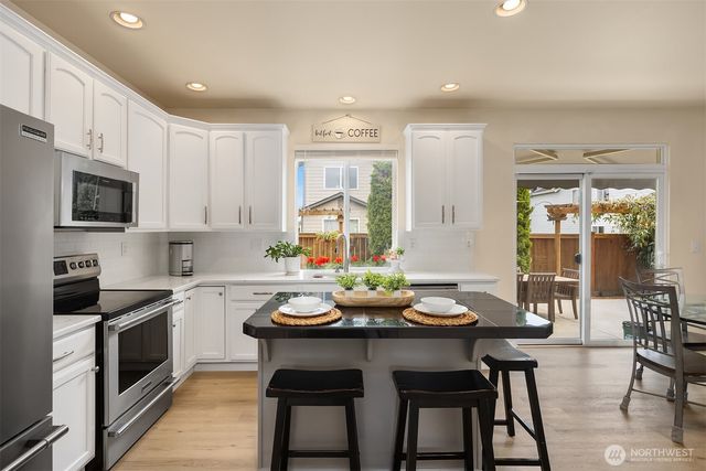 526 Rosario Avenue NE, Renton, WA 98059