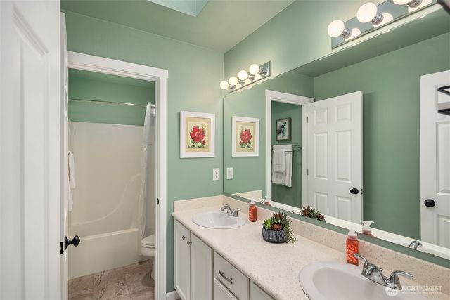 526 Rosario Avenue NE, Renton, WA 98059