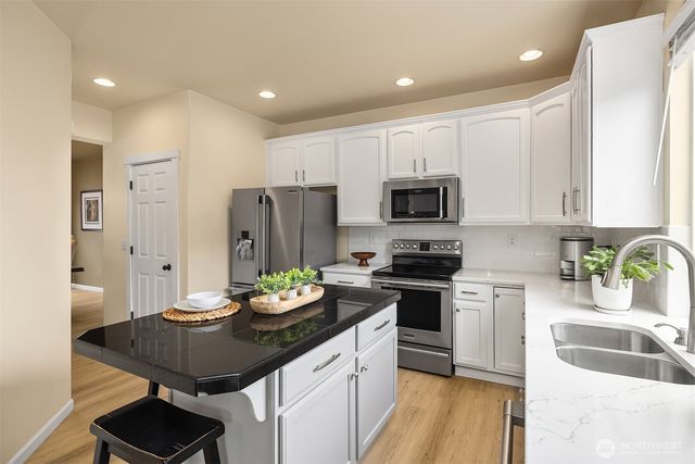 526 Rosario Avenue NE, Renton, WA 98059