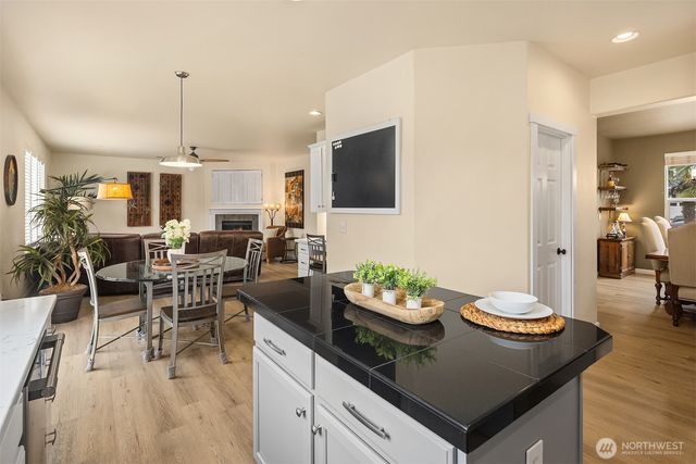 526 Rosario Avenue NE, Renton, WA 98059