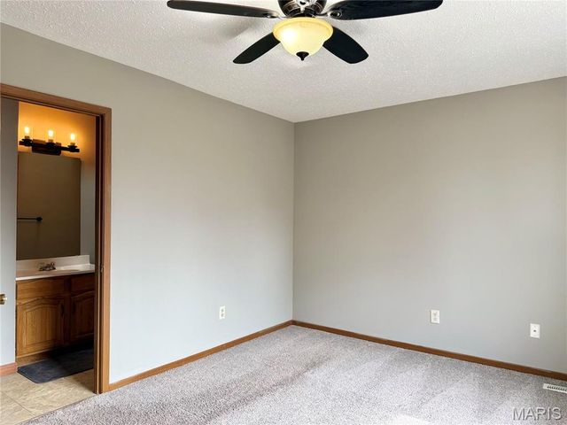 10518 Briston Court, St Louis, MO 63114