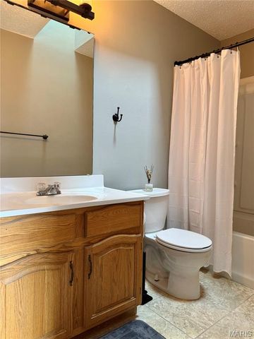 10518 Briston Court, St Louis, MO 63114