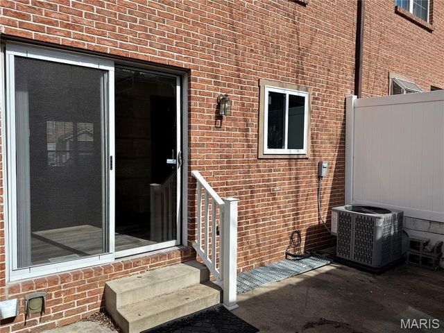 10518 Briston Court, St Louis, MO 63114