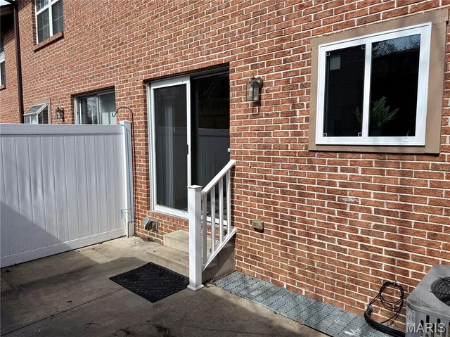 10518 Briston Court, St Louis, MO 63114