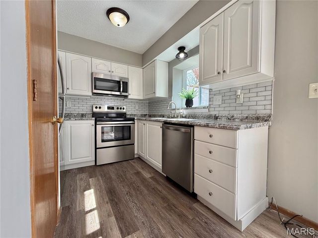 10518 Briston Court, St Louis, MO 63114