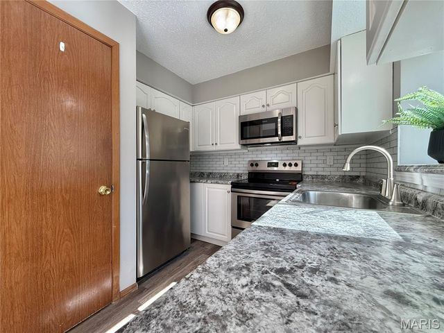 10518 Briston Court, St Louis, MO 63114