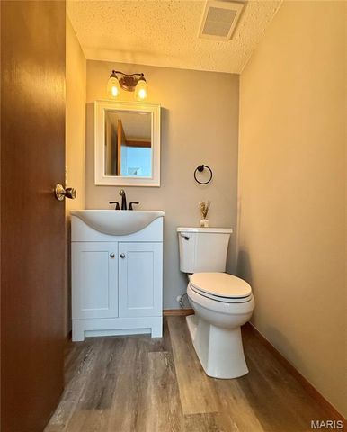 10518 Briston Court, St Louis, MO 63114