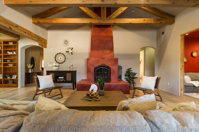 40 Anasazi Trails Loop, Placitas, NM 87043