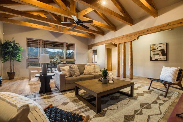 40 Anasazi Trails Loop, Placitas, NM 87043