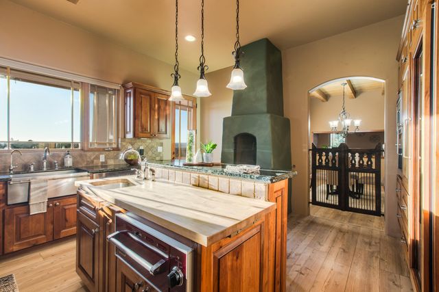 40 Anasazi Trails Loop, Placitas, NM 87043