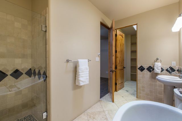 40 Anasazi Trails Loop, Placitas, NM 87043