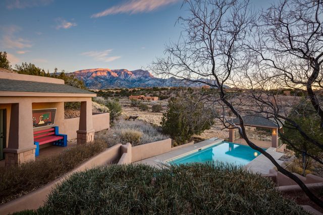 40 Anasazi Trails Loop, Placitas, NM 87043