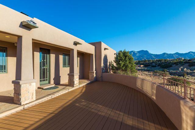 40 Anasazi Trails Loop, Placitas, NM 87043