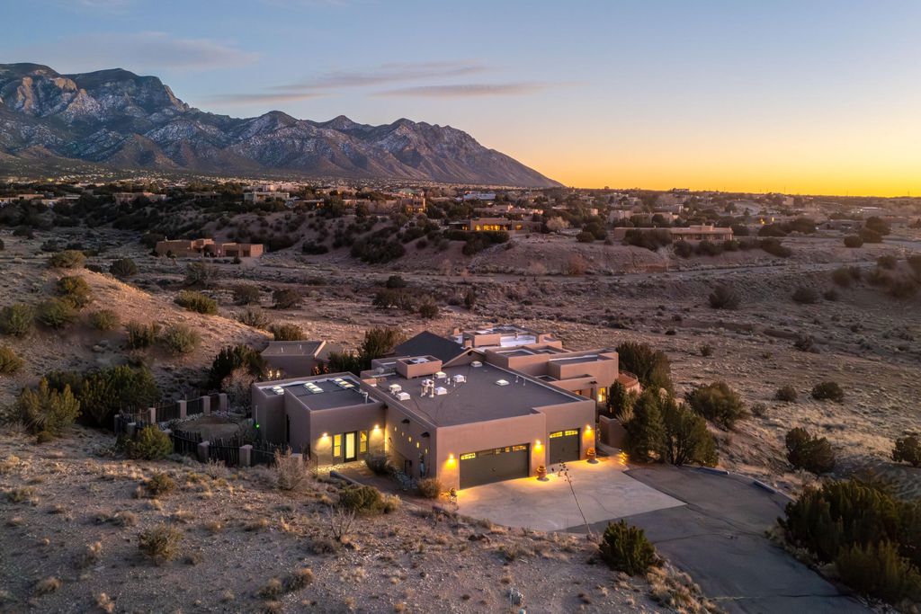 40 Anasazi Trails Loop, Placitas, NM 87043