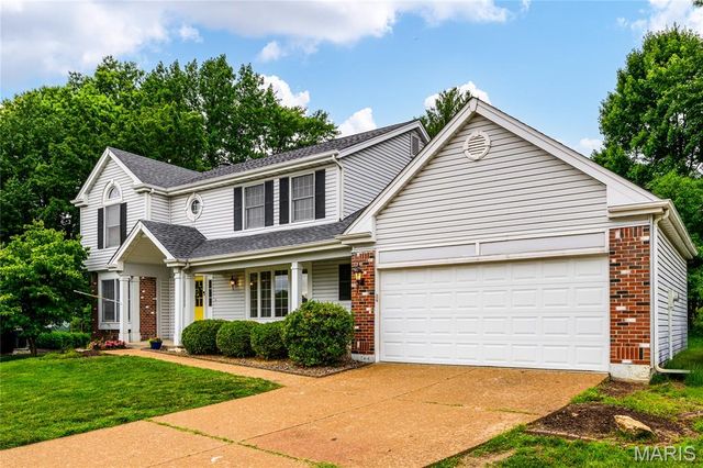 6 Lost Meadow Court, St Charles, MO 63303
