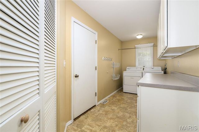 6 Lost Meadow Court, St Charles, MO 63303