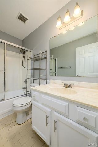 6 Lost Meadow Court, St Charles, MO 63303