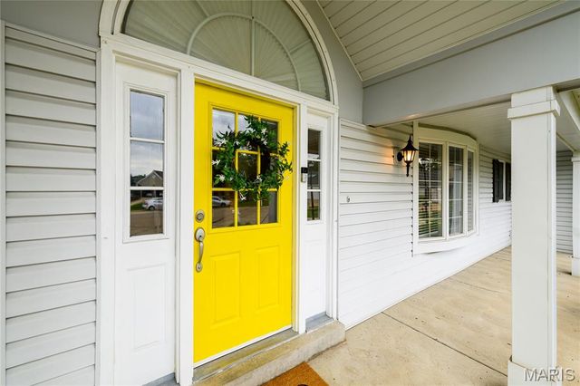 6 Lost Meadow Court, St Charles, MO 63303