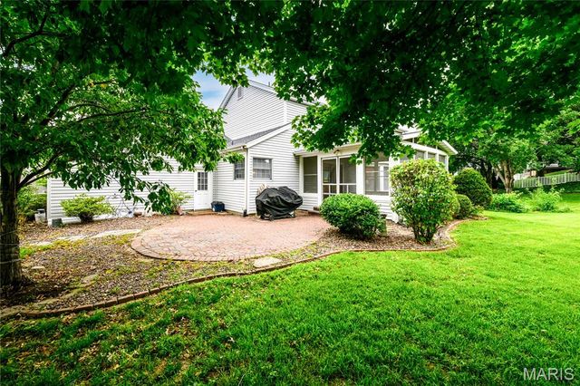 6 Lost Meadow Court, St Charles, MO 63303