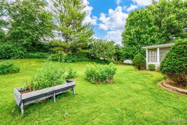 6 Lost Meadow Court, St Charles, MO 63303