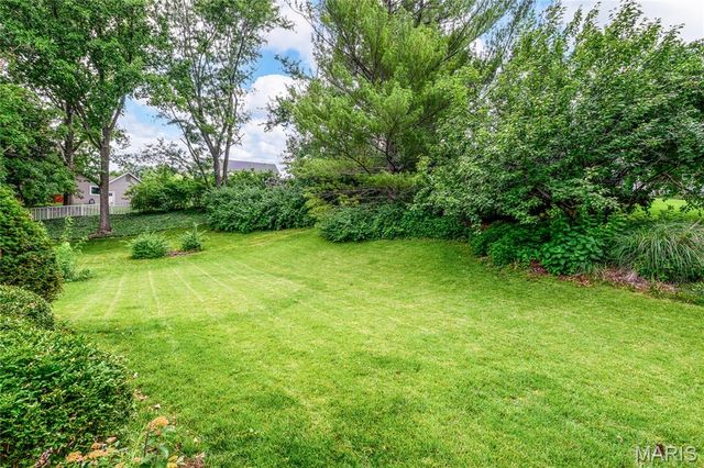 6 Lost Meadow Court, St Charles, MO 63303