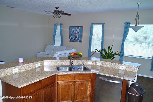 507 Haleybury Street SW, Palm Bay, FL 32908